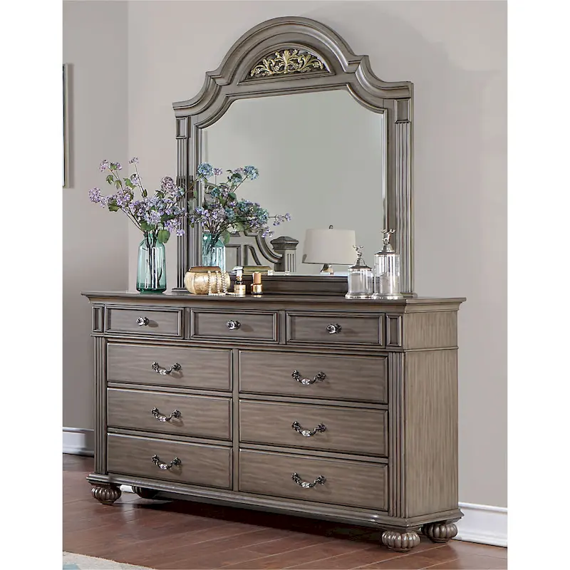 Traditional 2-piece 9-Drawer Dresser and Mirror Set
