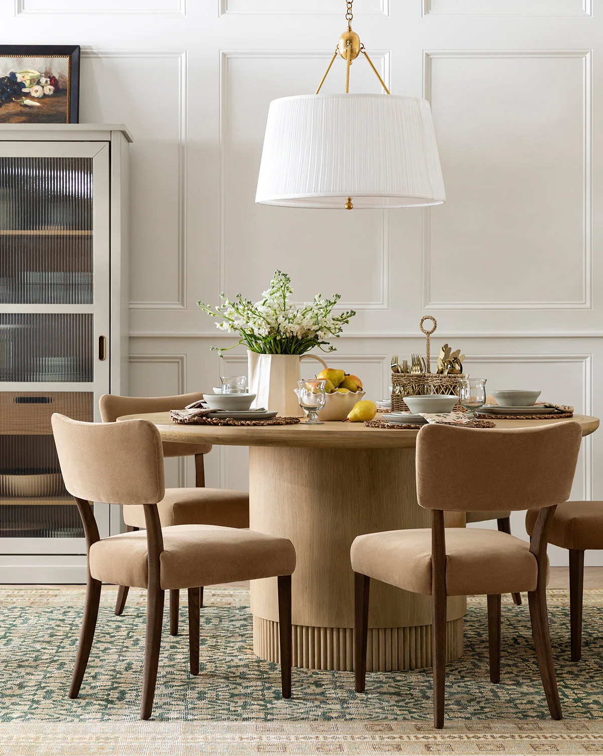 Oak Round Dining Table with Reeded Base, Seats 4-6 for Dining Room
