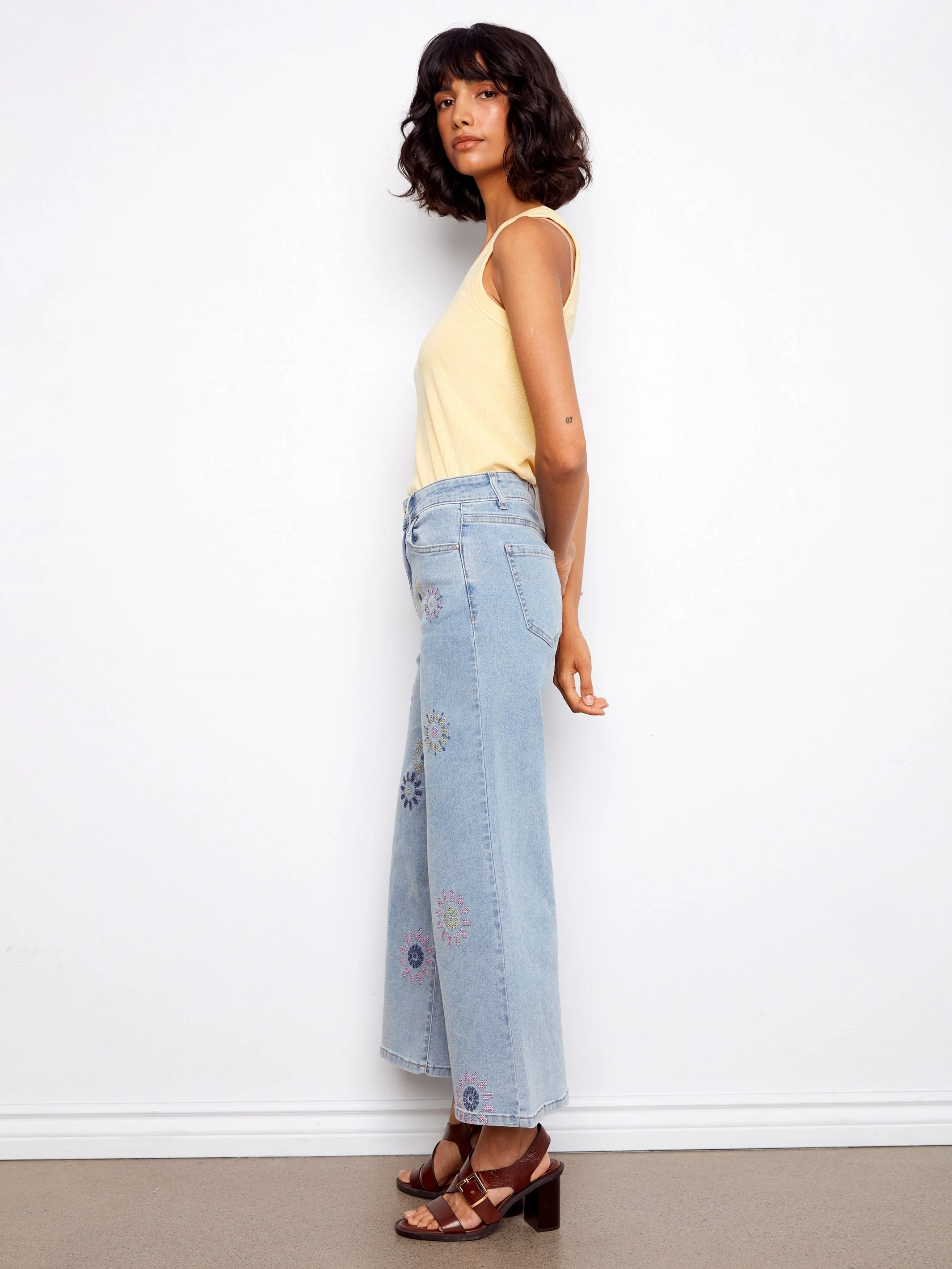Wide Leg Jeans with Flower Embroidery - Light Blue