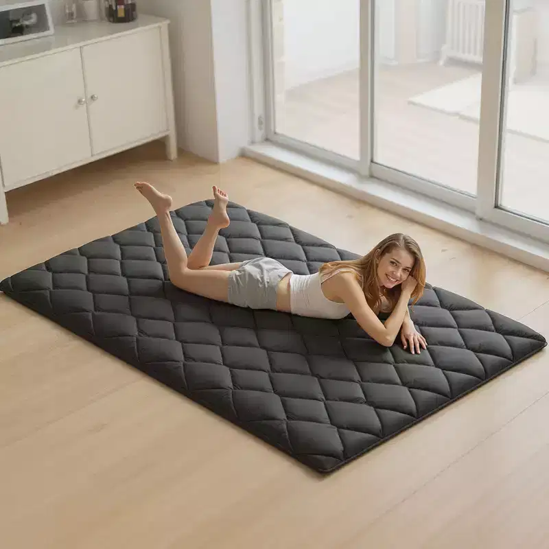 VEVOR Japanese Tatami Mat, Full Size Foldable Japanese Tatami Mattress, Futon Mattress with Storage Bag, 9-Layer Floor Mat, 80 x 54 x 3.5 in, Black
