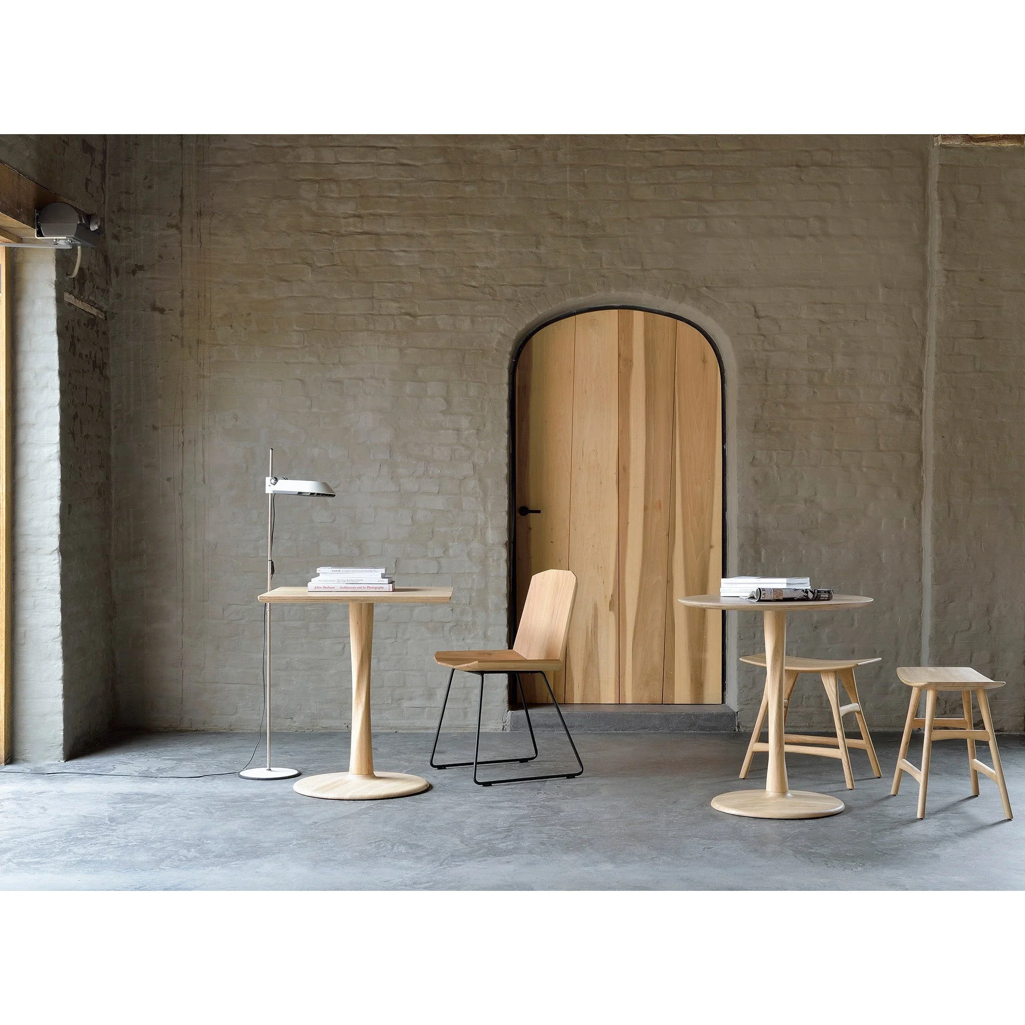 Sculptural Oak Wood Dining Table with Round Top & Torsaded Pedestal Base for Dining Room