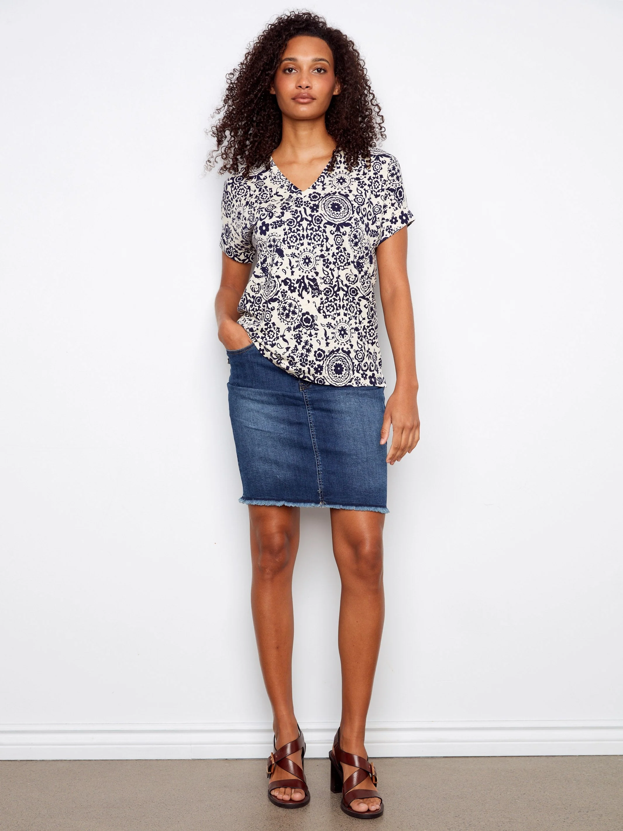 Printed Short Sleeve V-Neck T-Shirt - Baroque Print