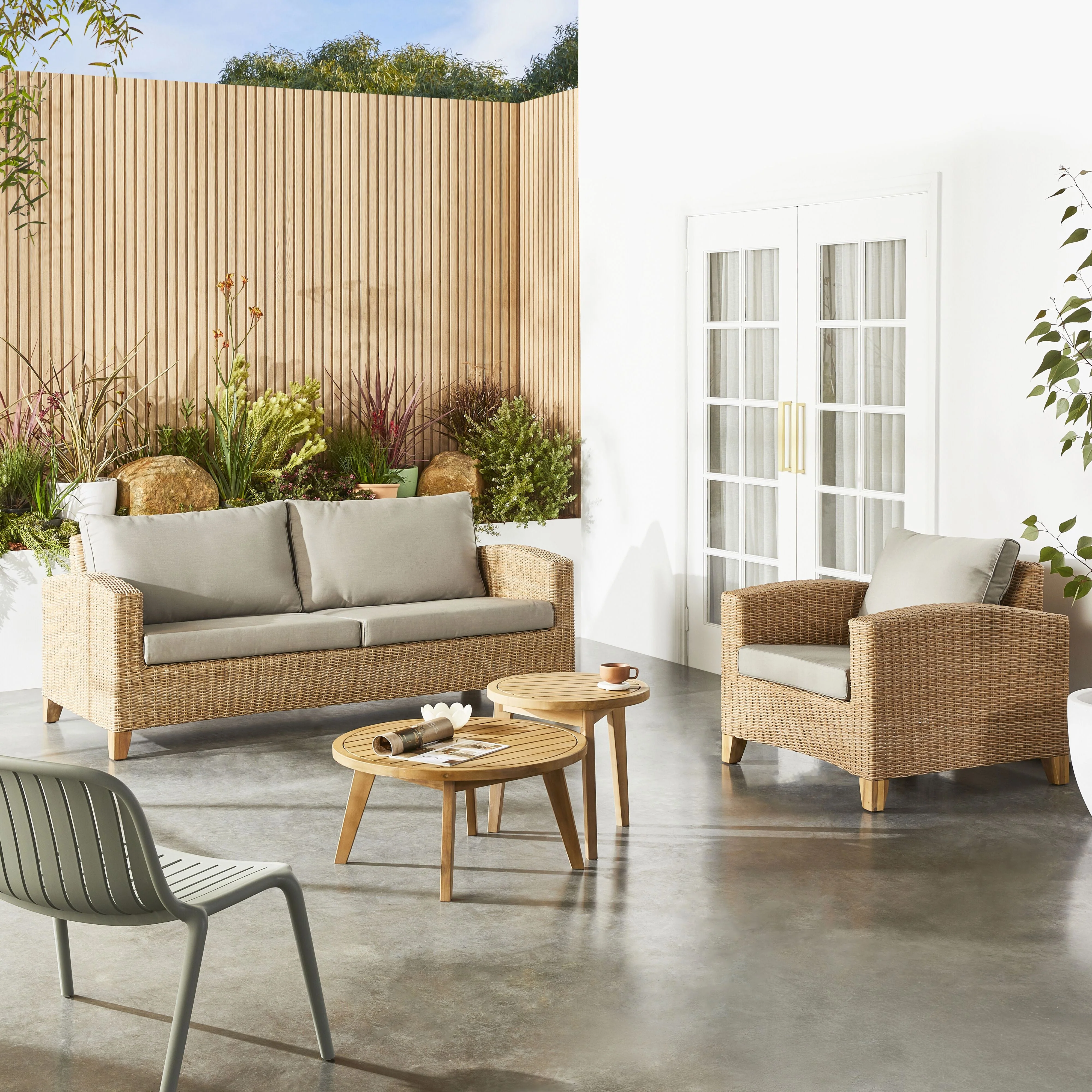 All-Weather Wicker Outdoor Armchair Natural