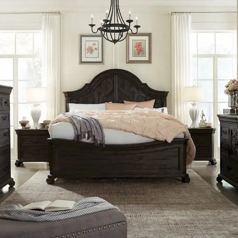 Traditional Peppercorne Shaped Panel Bed