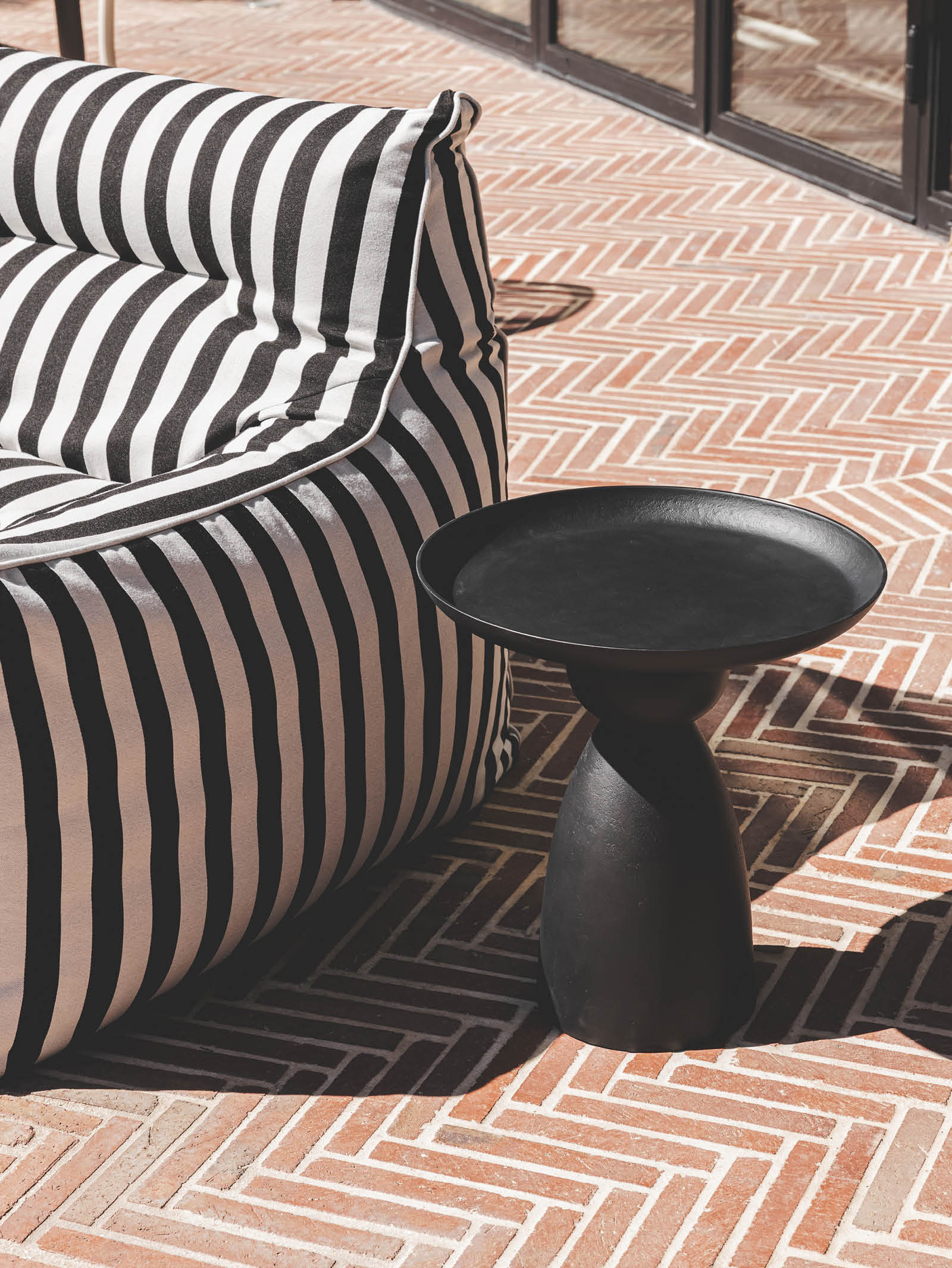 Classic Aluminium Side Table for Patio