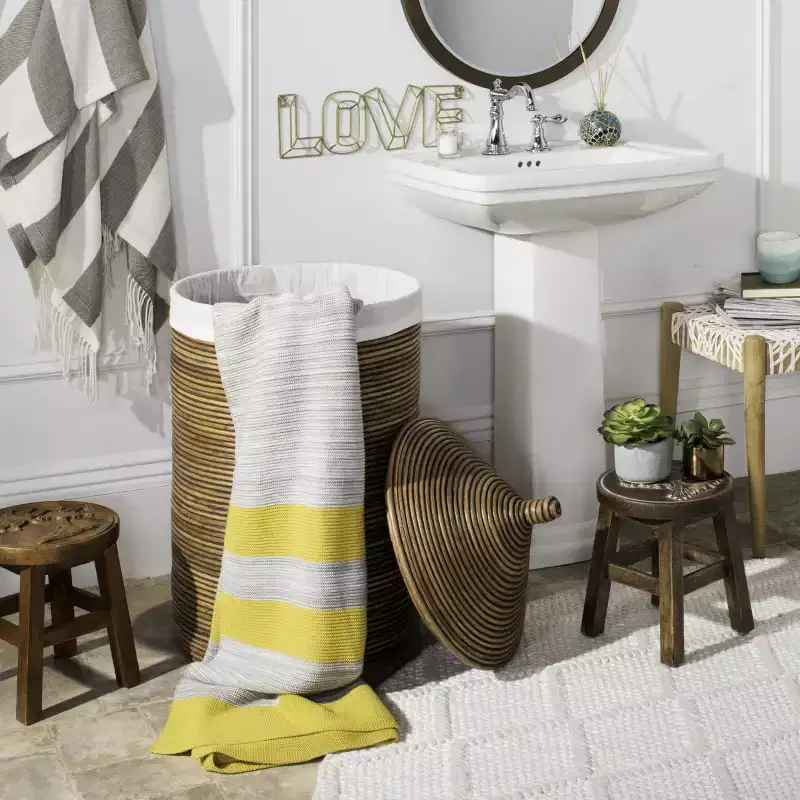 Wellington Laundry Basket With Liner - HAC6501 - Safavieh