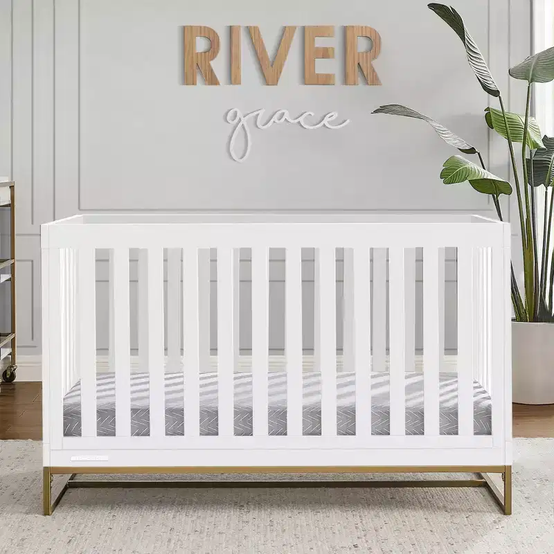 4-in-1 Crib with Daybed Conversion