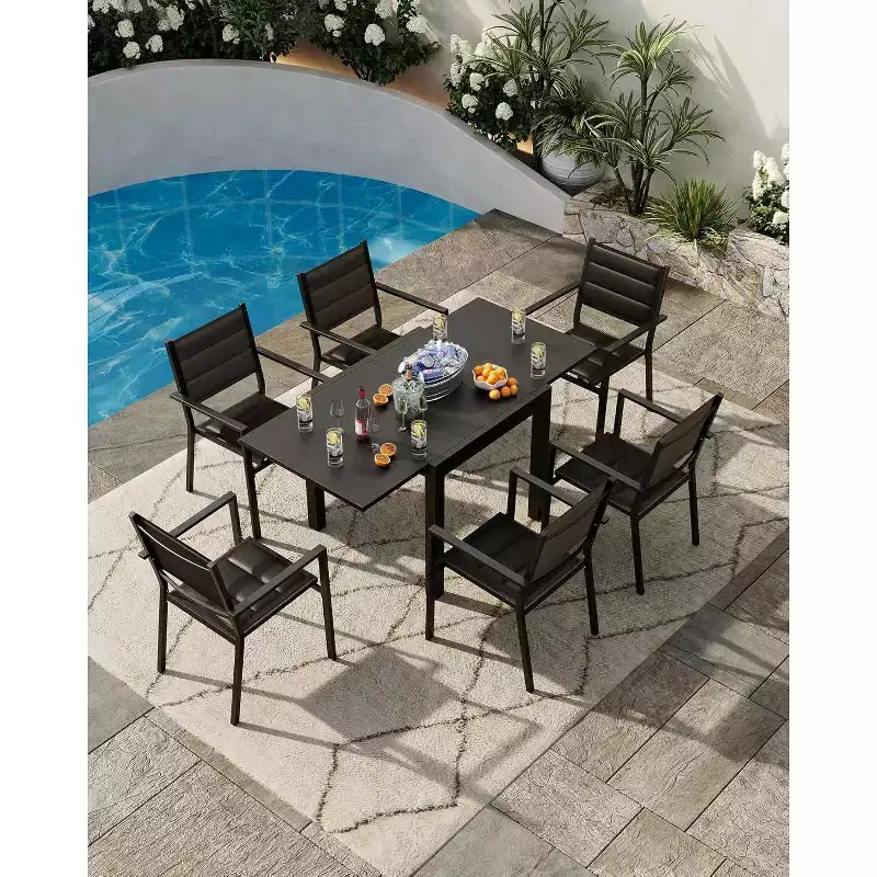 31.5-63in Expandable Patio Table for 4-6 Persons, Outdoor Rectangular Dining Table with Woodgrain Tabletop for Backyard, Deck, Porch, Garden