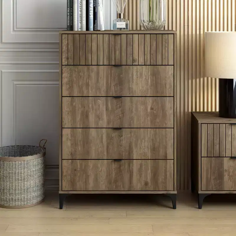 5 Drawer Chest (Interlock) - Knotty Oak
