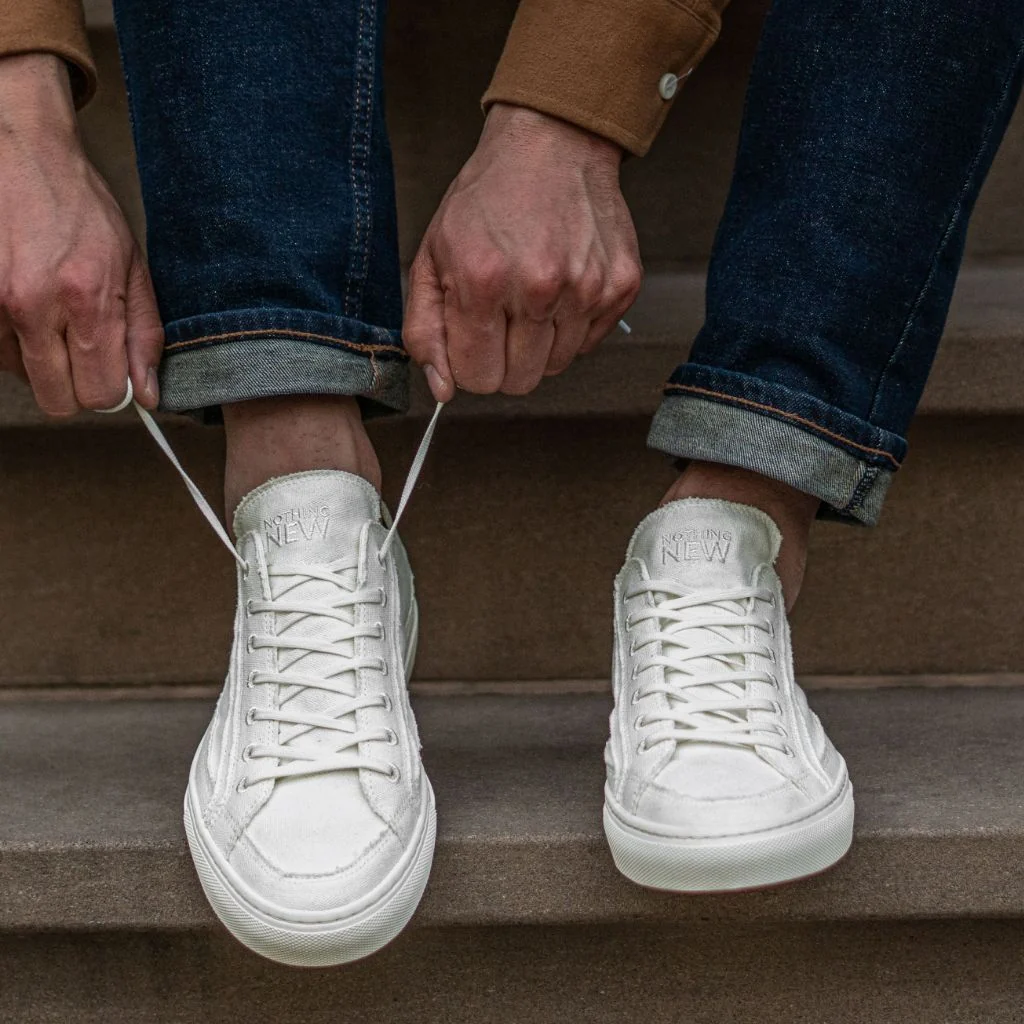 sneakers white