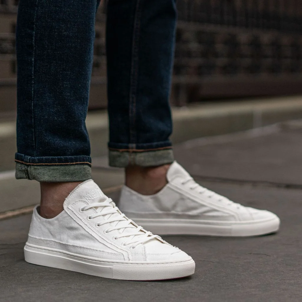 sneakers white
