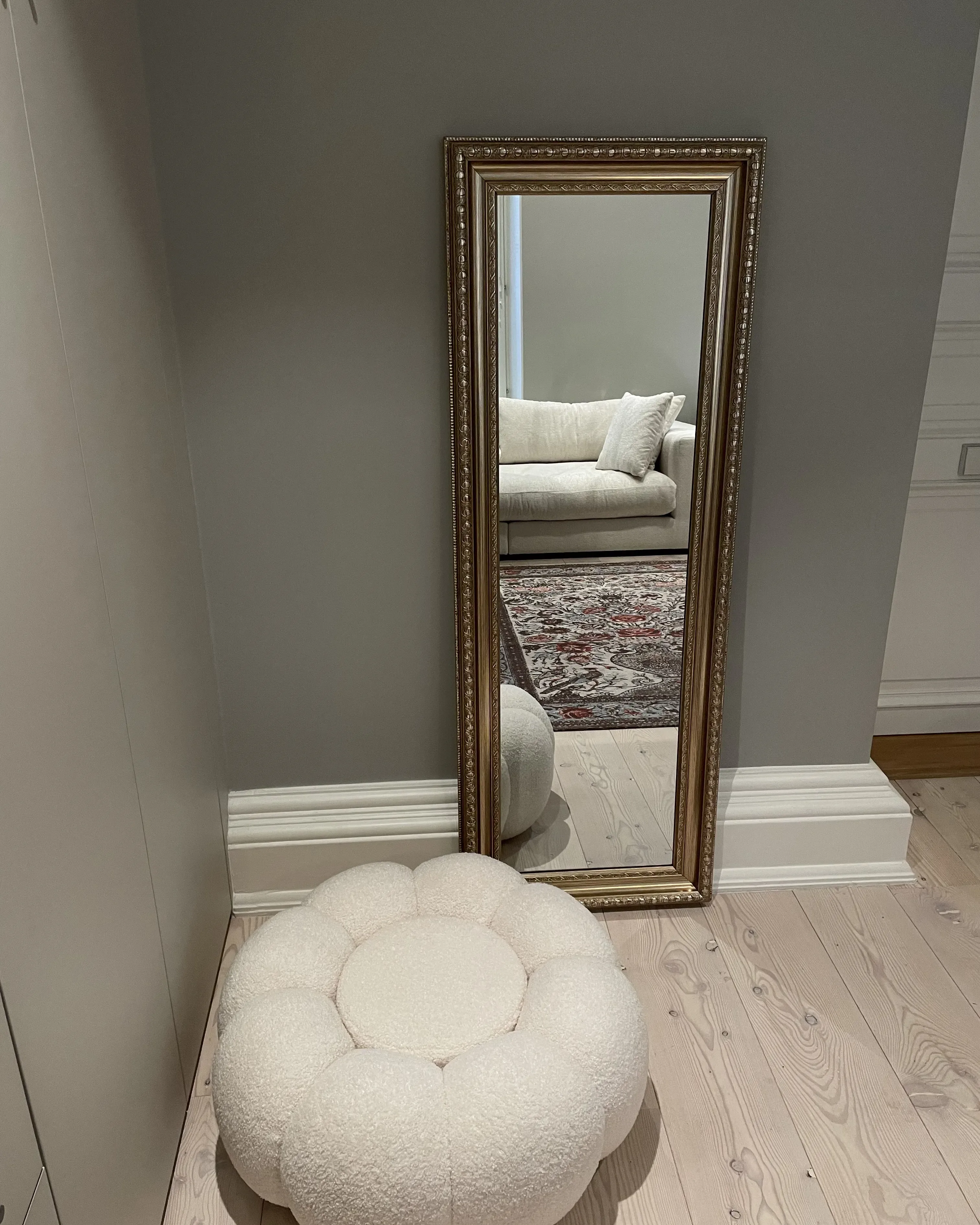 51 cm 141 cm Mirror