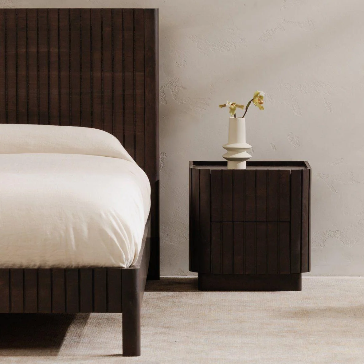 Modern Solid Acacia Black Nightstand with Ribbed Texture & Soft-Close Drawers for Bedroom