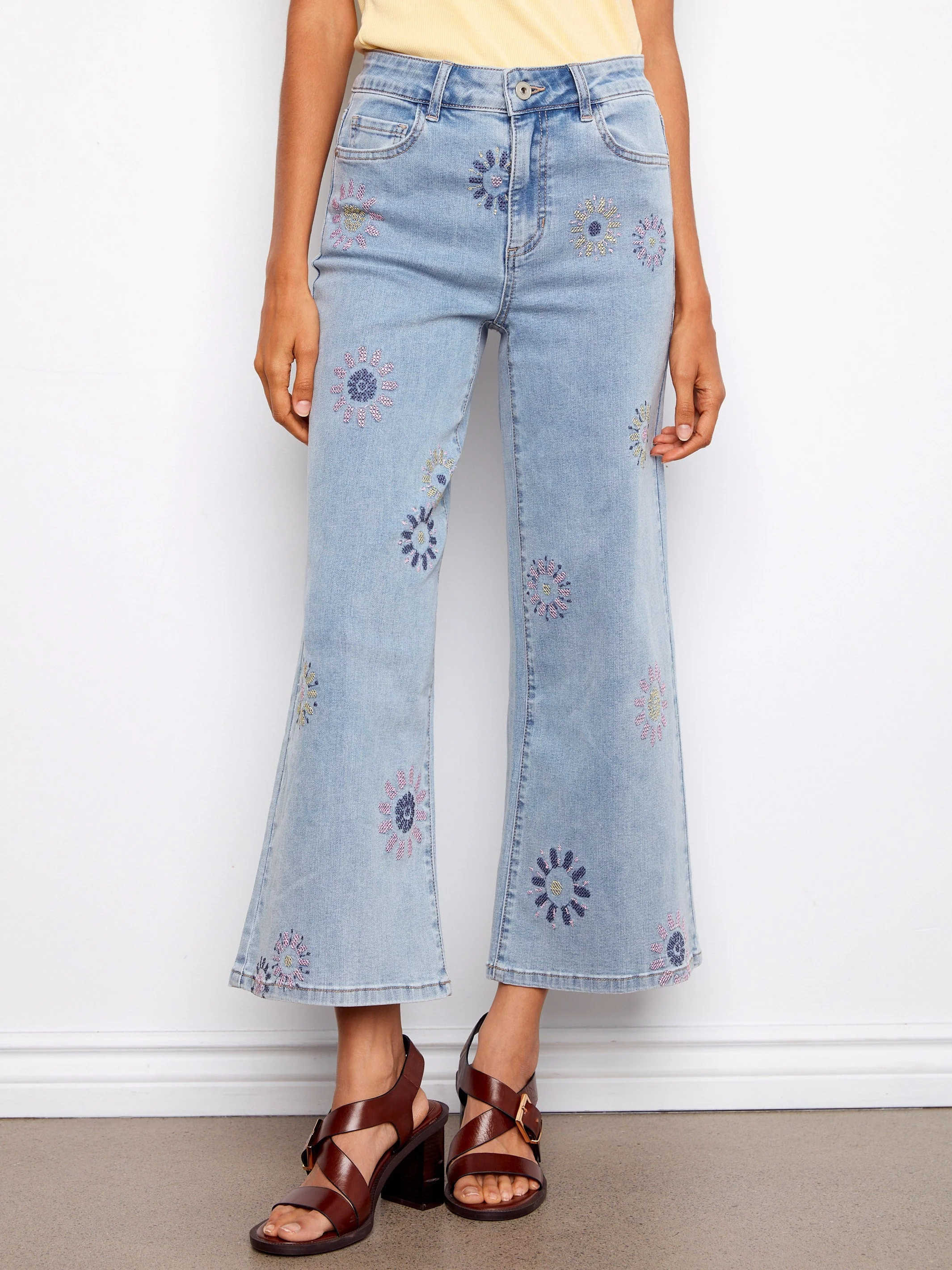 Wide Leg Jeans with Flower Embroidery - Light Blue
