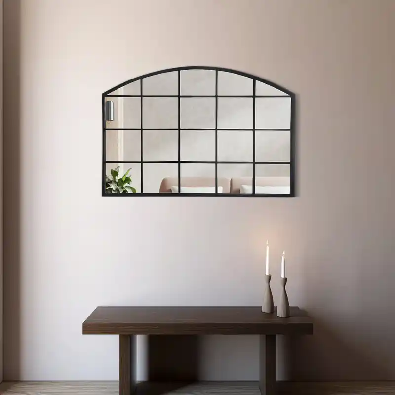 Black 32 Mirror