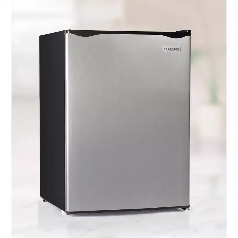 Igloo IRF26PL6A 2.6 Cu. Ft. Classic Compact Single Door Refrigerator Freezer - Platinum